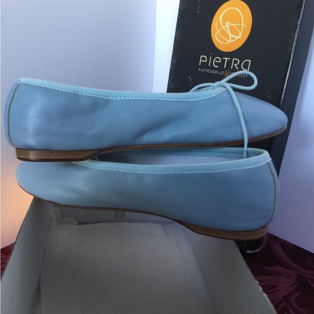 NEW in box 
Pietra slip-on dance shoes  size 36 (6)
Light blue Never worn - Picture 4 of 4